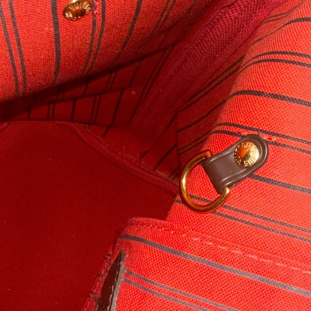 Louis Vuitton Neverfull MM Damier Ebene Cherry Interior - Picture 12 of 15